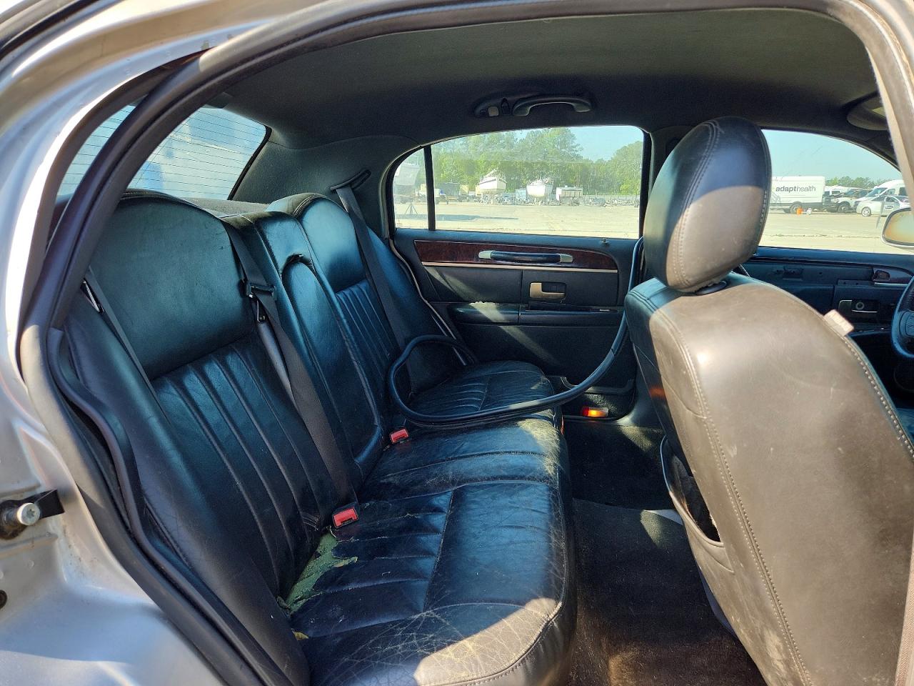 2006 LINCOLN TOWN CAR SIGNATURE photo 10