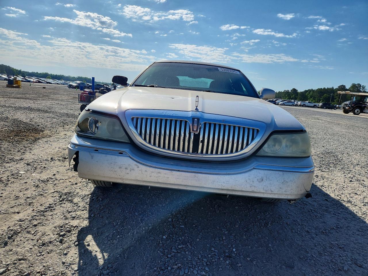 2006 LINCOLN TOWN CAR SIGNATURE photo 5