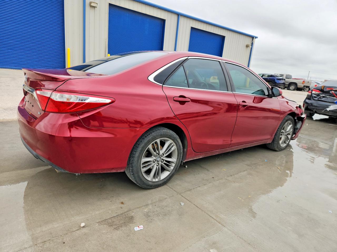 2017 TOYOTA CAMRY SE photo 5