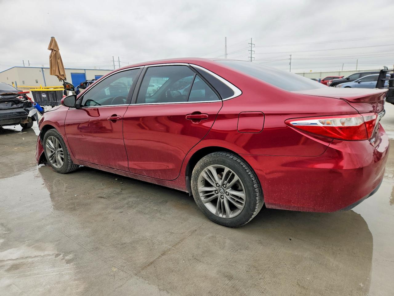 2017 TOYOTA CAMRY SE photo 3