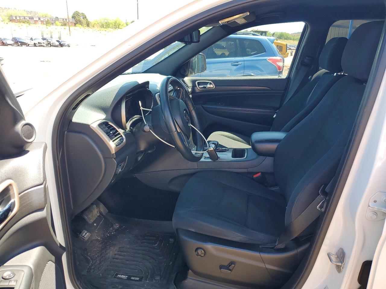 2015 JEEP GRAND CHEROKEE LAREDO photo 13