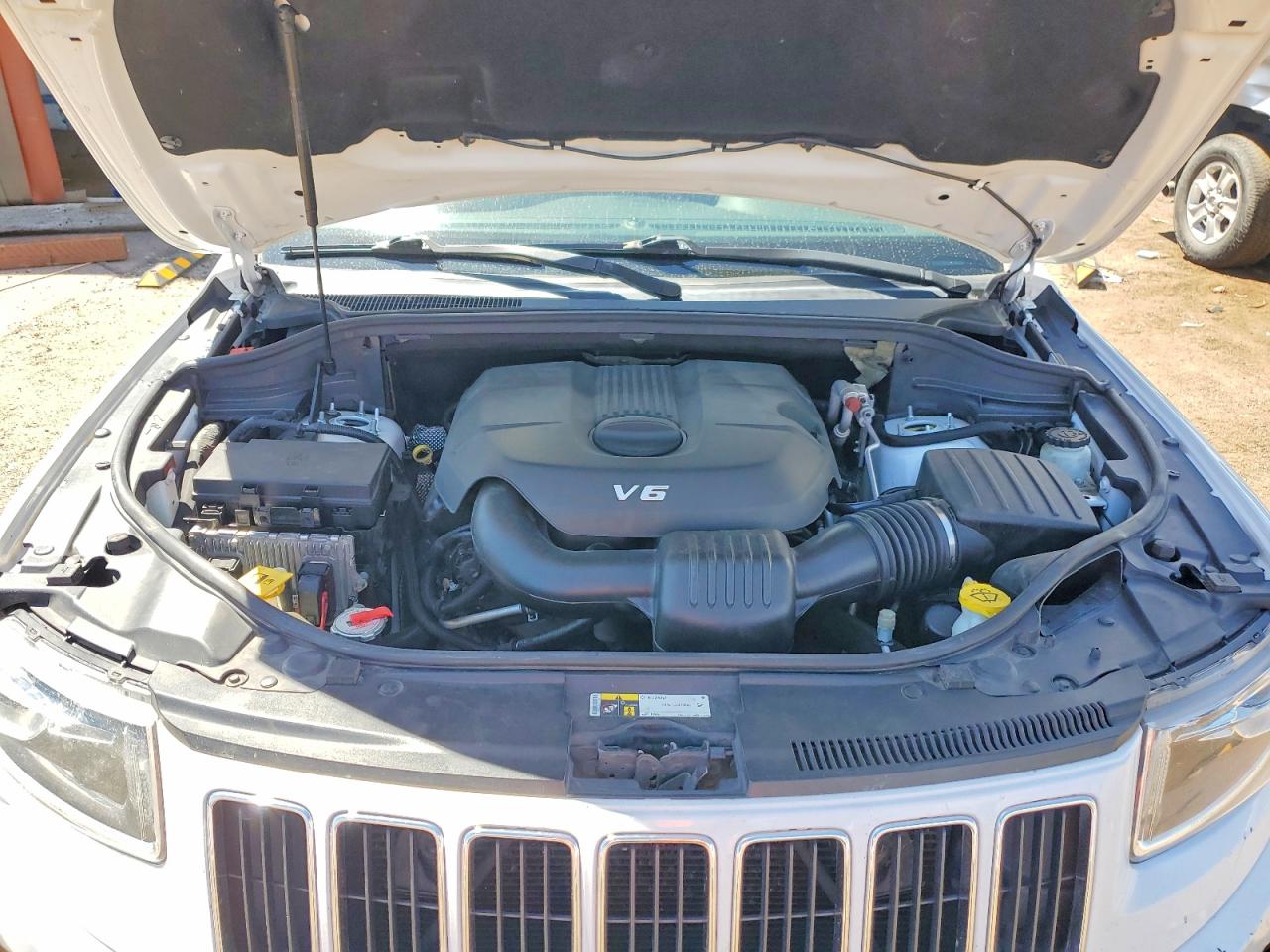 2015 JEEP GRAND CHEROKEE LAREDO photo 23