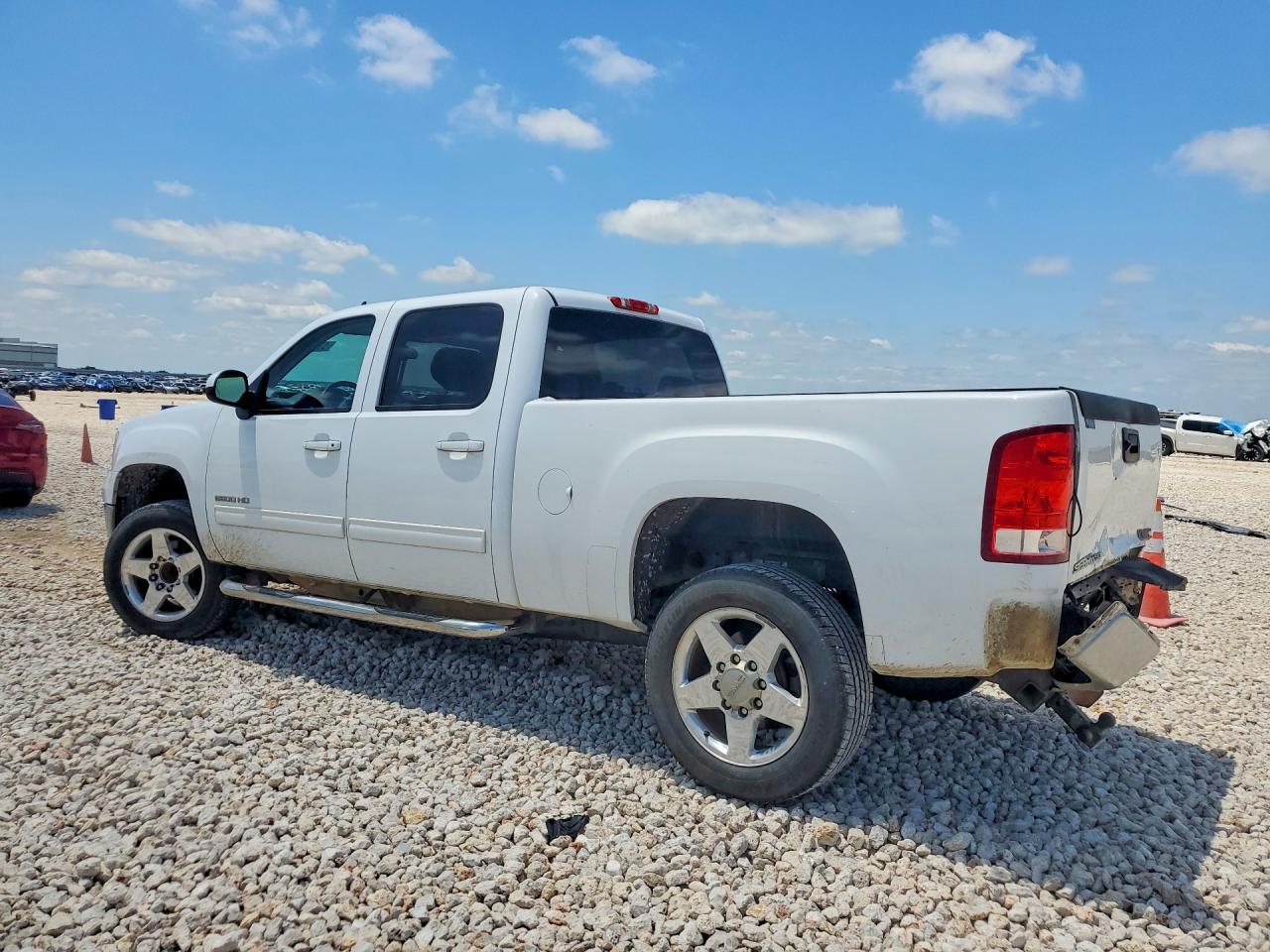 2014 GMC SIERRA C2500 SLT photo 2