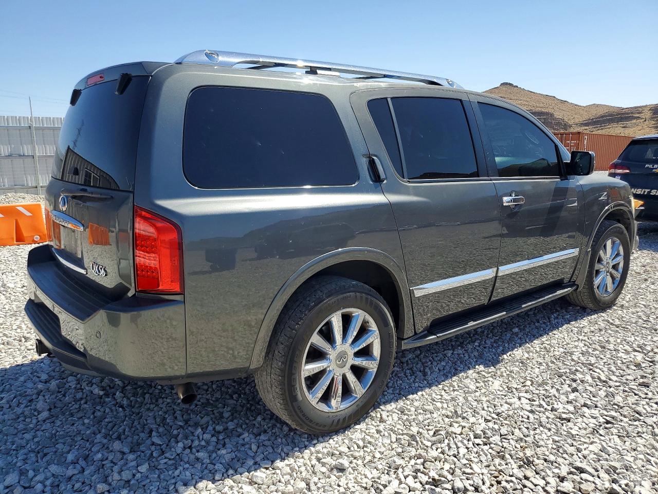 2010 INFINITI QX56 BASE photo 5