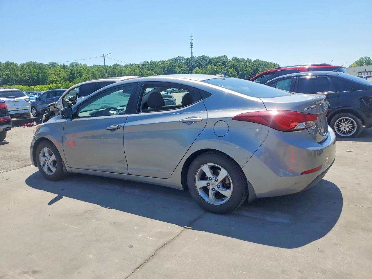 2015 HYUNDAI ELANTRA SE photo 2