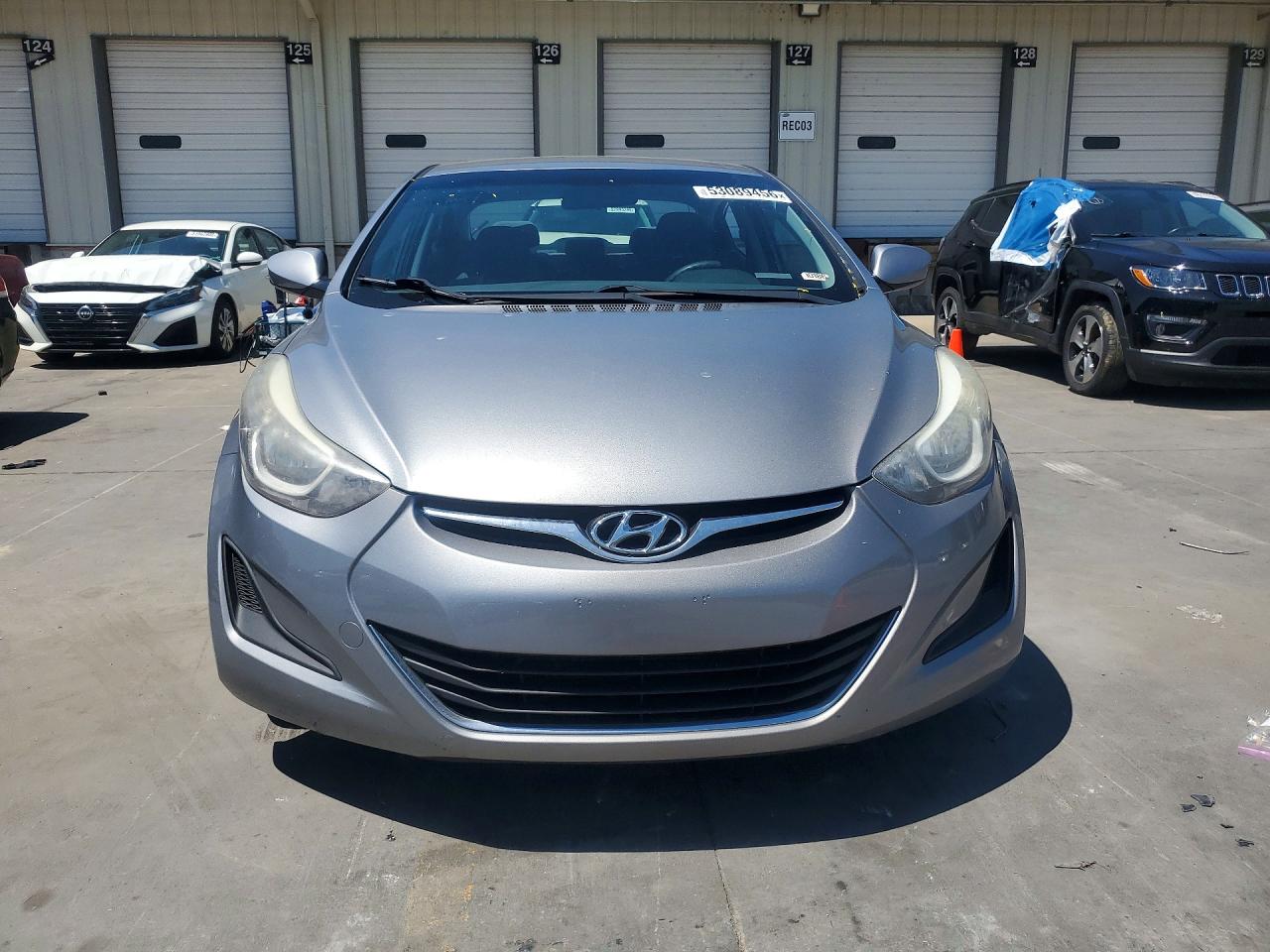 2015 HYUNDAI ELANTRA SE photo 5