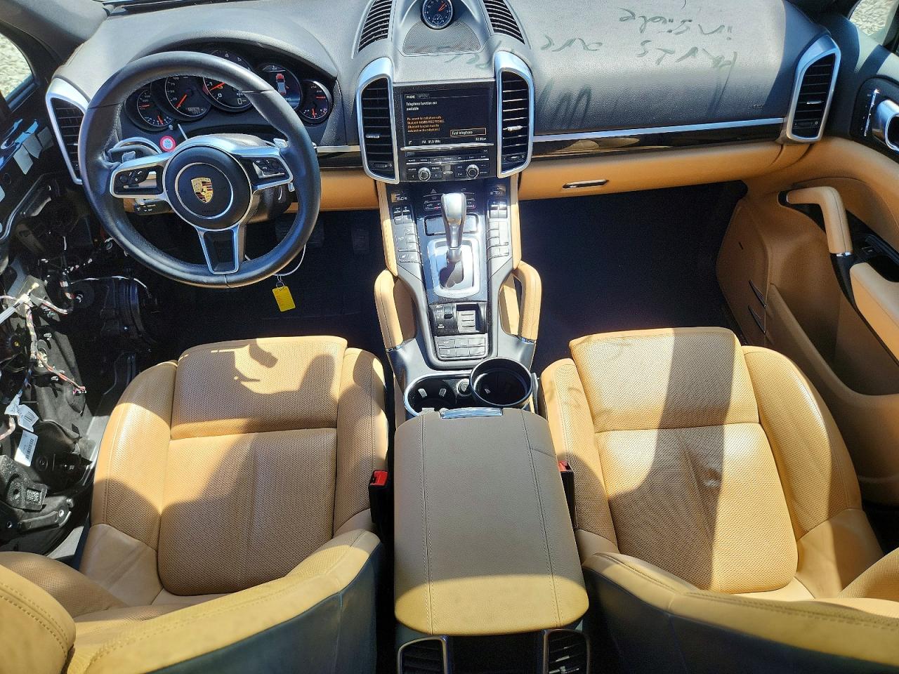2016 PORSCHE CAYENNE photo 8