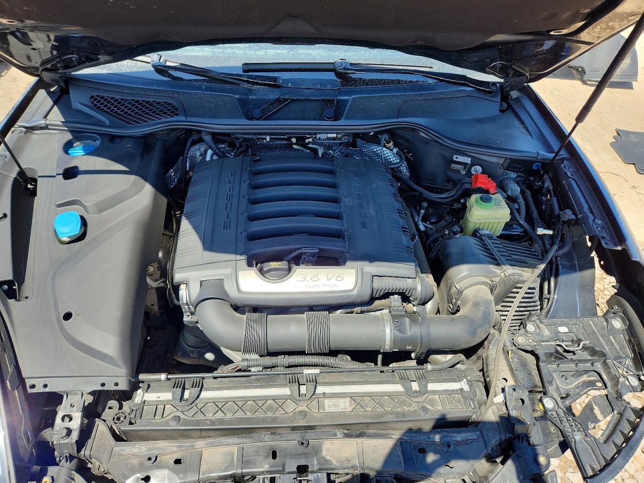 2016 PORSCHE CAYENNE photo 12