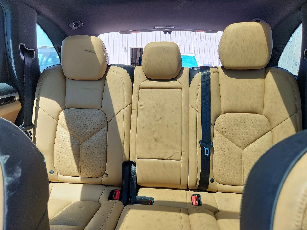 2016 PORSCHE CAYENNE photo 10
