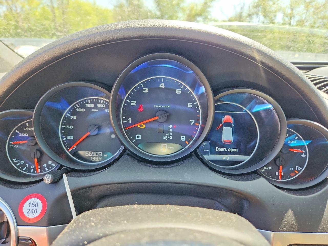 2016 PORSCHE CAYENNE photo 9
