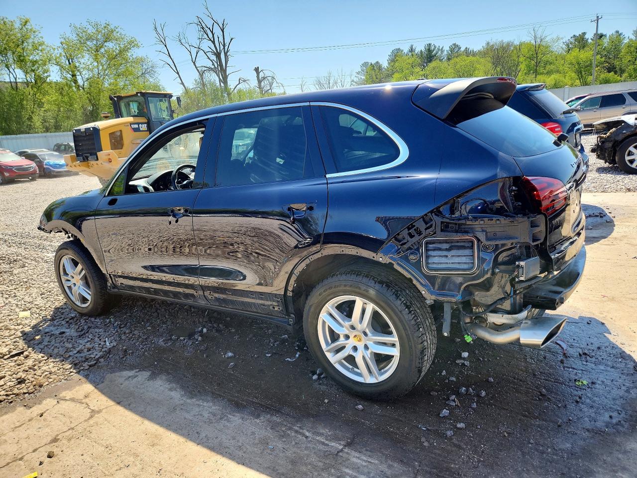 2016 PORSCHE CAYENNE photo 2