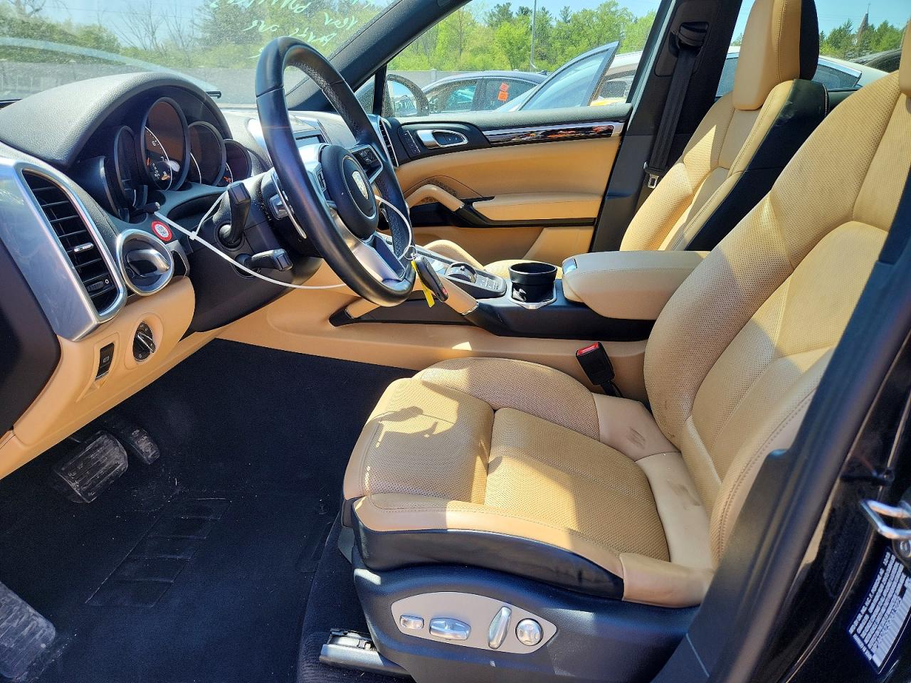 2016 PORSCHE CAYENNE photo 7