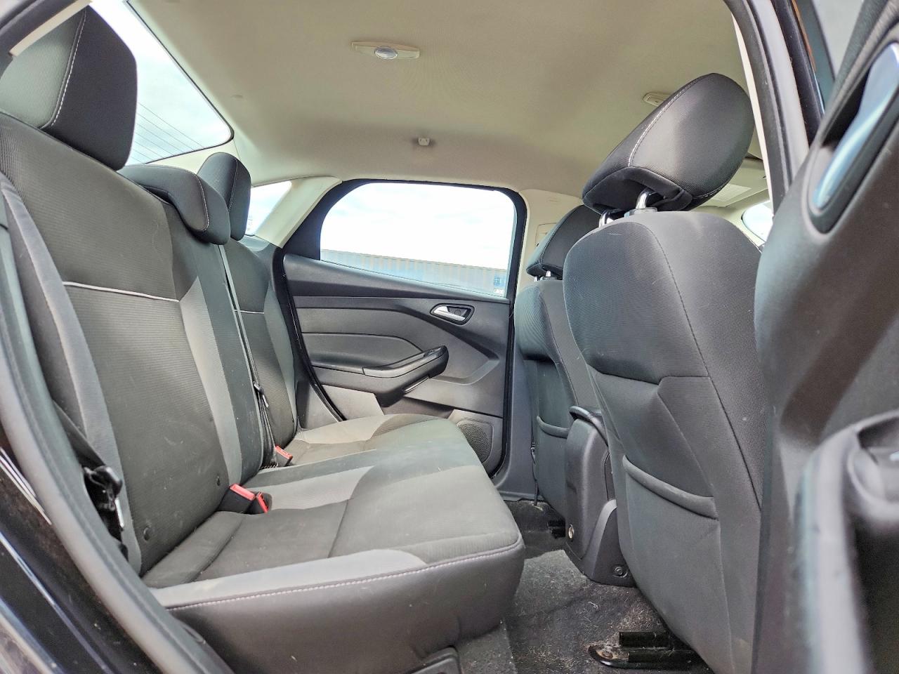 2013 FORD FOCUS SE photo 28