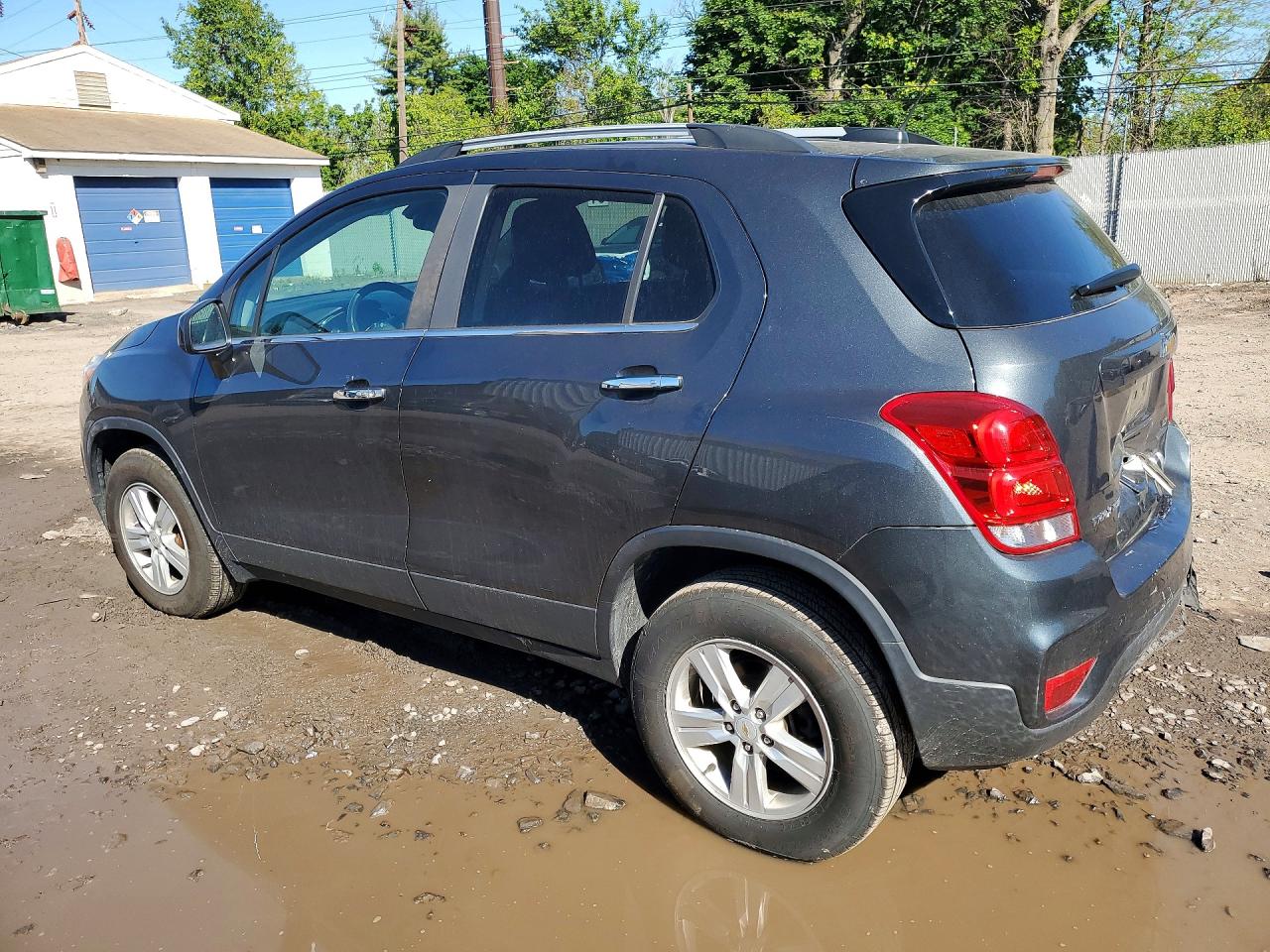 2018 CHEVROLET TRAX 1LT photo 2