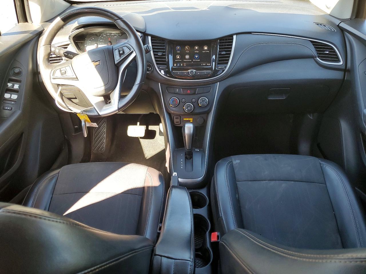 2018 CHEVROLET TRAX 1LT photo 8