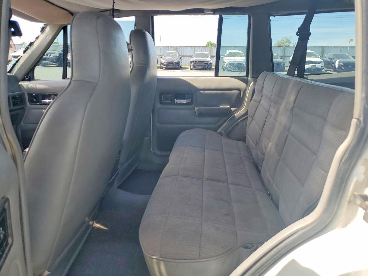 1995 JEEP CHEROKEE SE photo 31