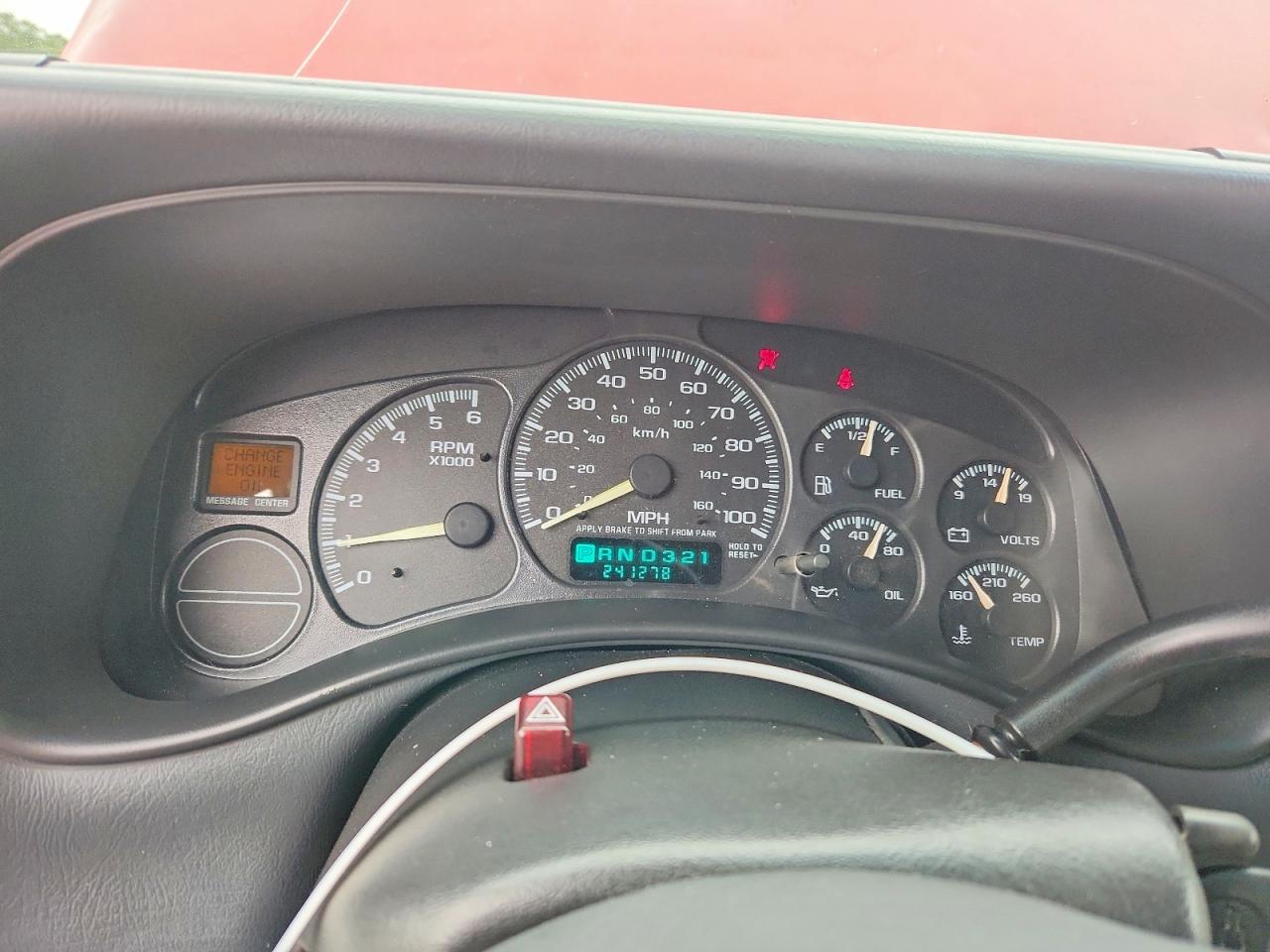 2001 CHEVROLET SUBURBAN K1500 photo 17