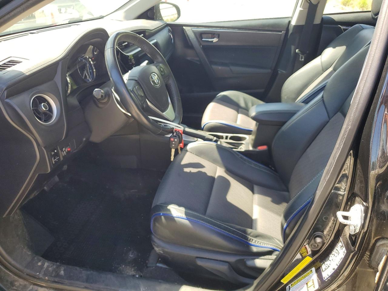 2017 TOYOTA COROLLA SE photo 13
