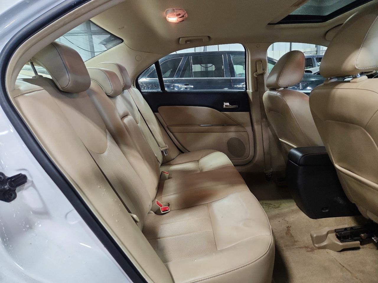 2010 MERCURY MILAN PREMIER photo 19