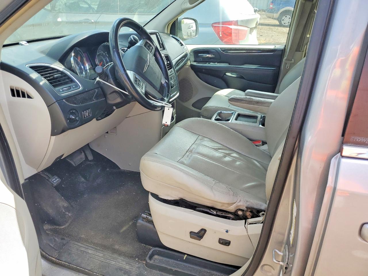 2013 CHRYSLER TOWN & COUNTRY TOURING photo 13