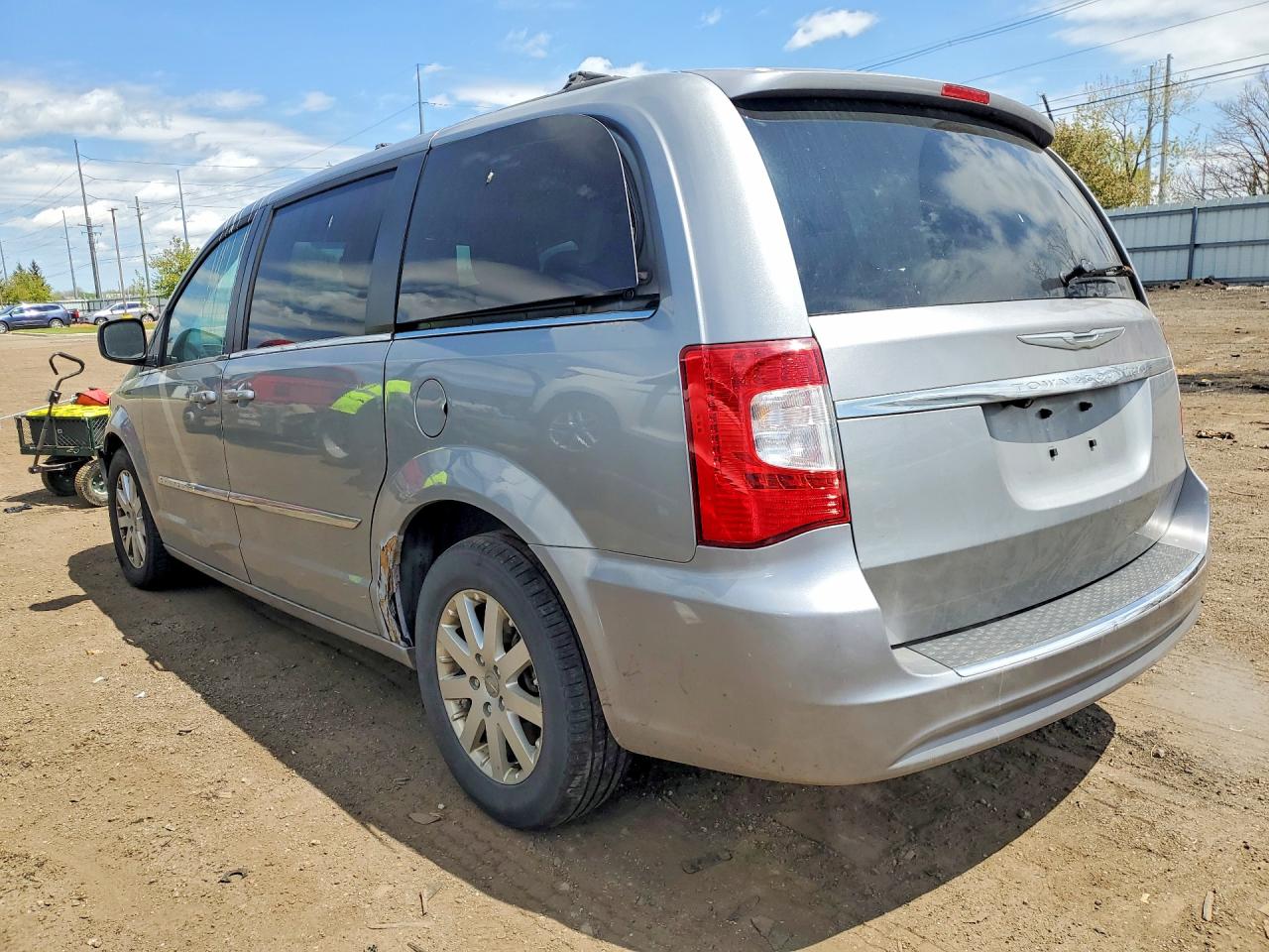 2013 CHRYSLER TOWN & COUNTRY TOURING photo 3