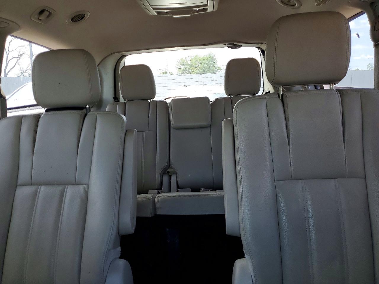 2013 CHRYSLER TOWN & COUNTRY TOURING photo 19