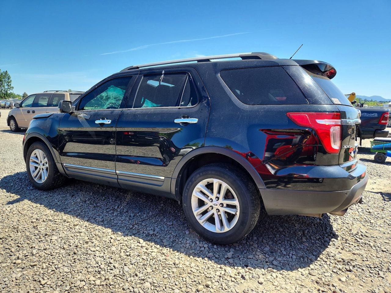 2013 FORD EXPLORER XLT photo 2