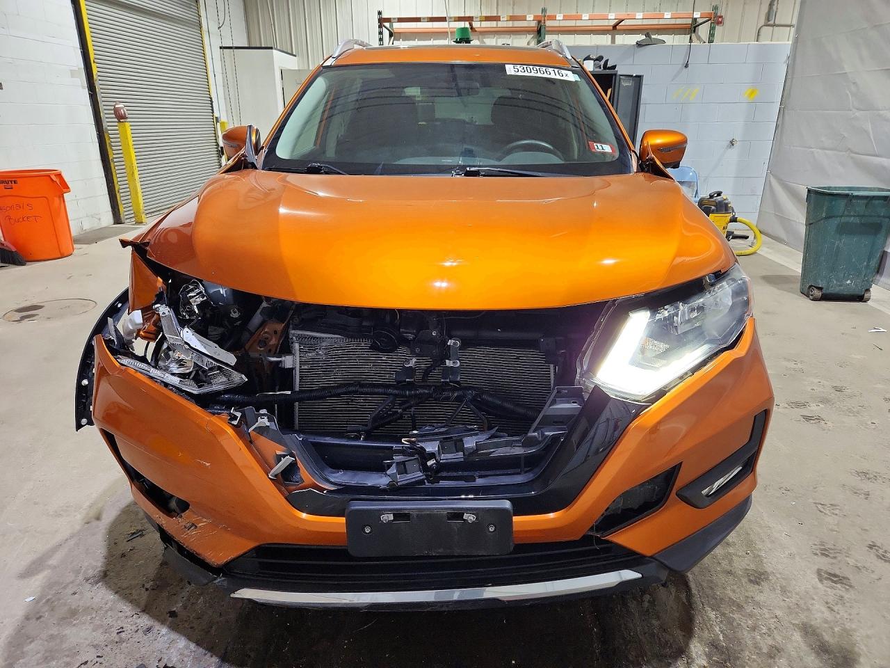2018 NISSAN ROGUE SV photo 9