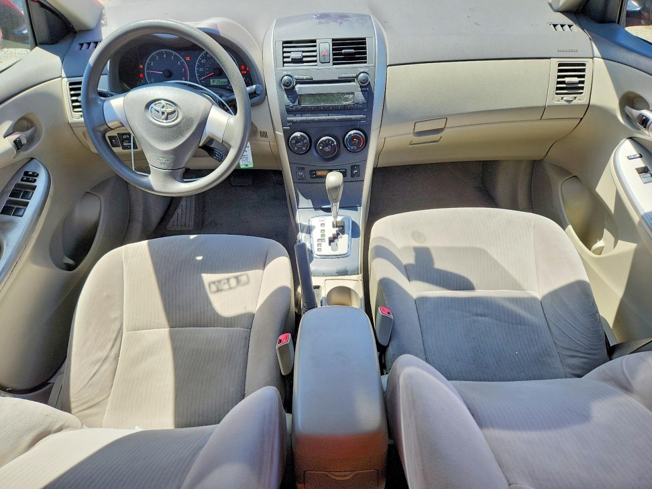 2010 TOYOTA COROLLA LE photo 15