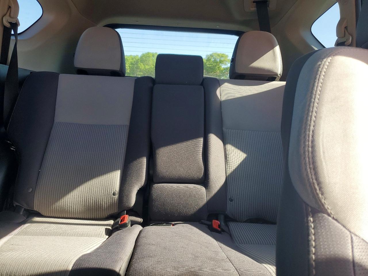 2015 TOYOTA RAV4 XLE photo 10