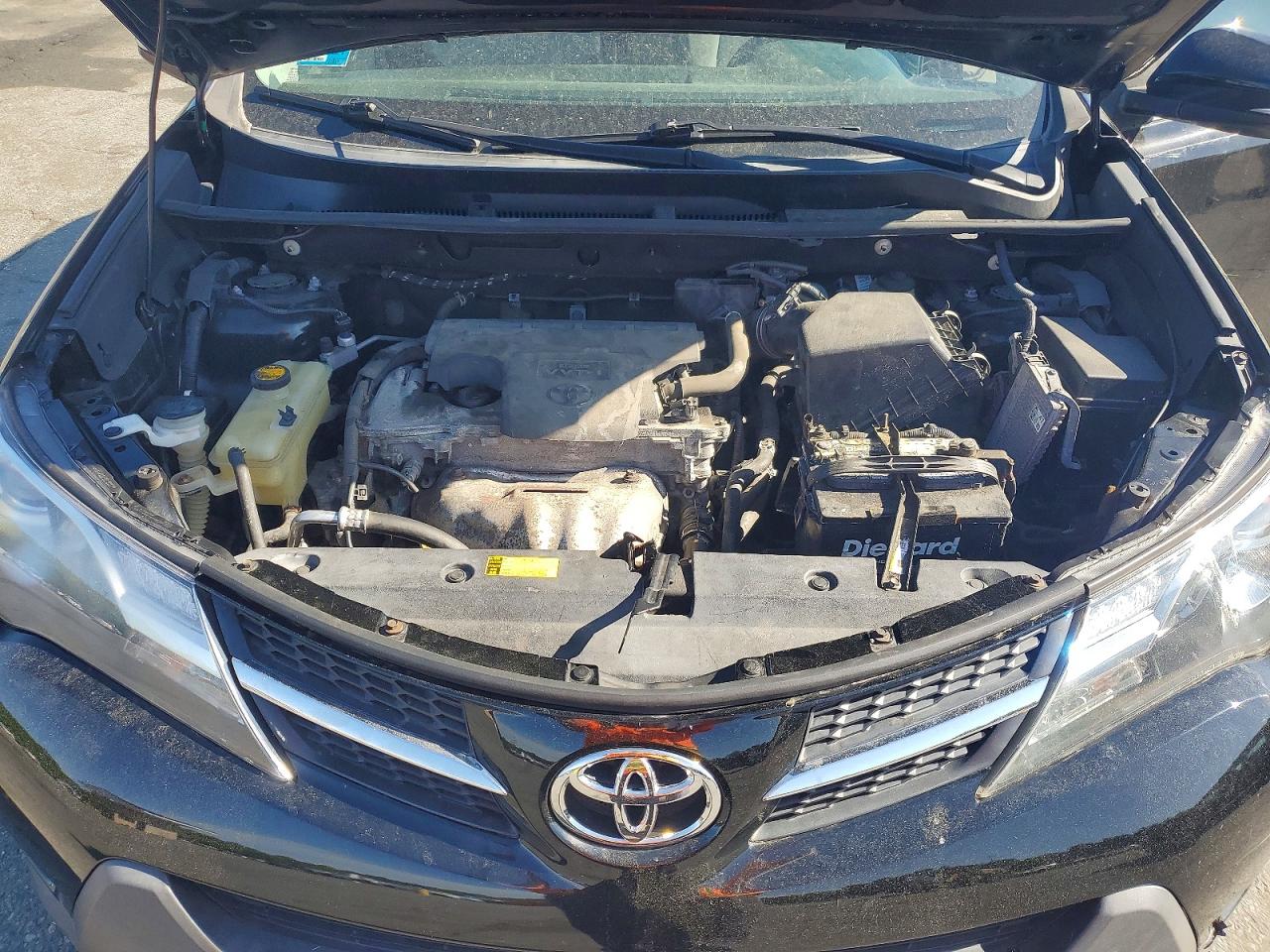 2015 TOYOTA RAV4 XLE photo 12