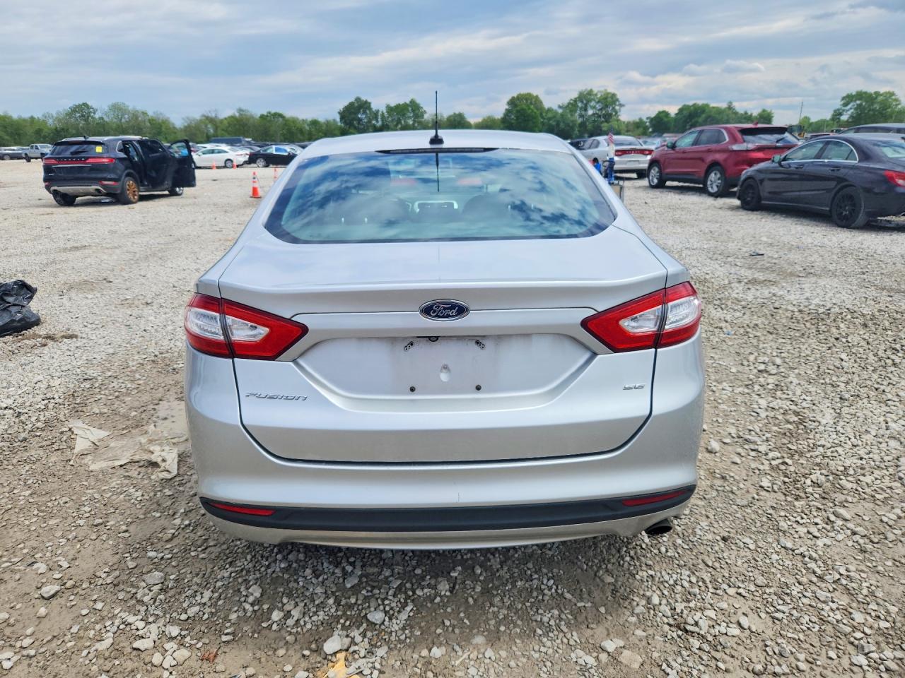2016 FORD FUSION SE photo 16