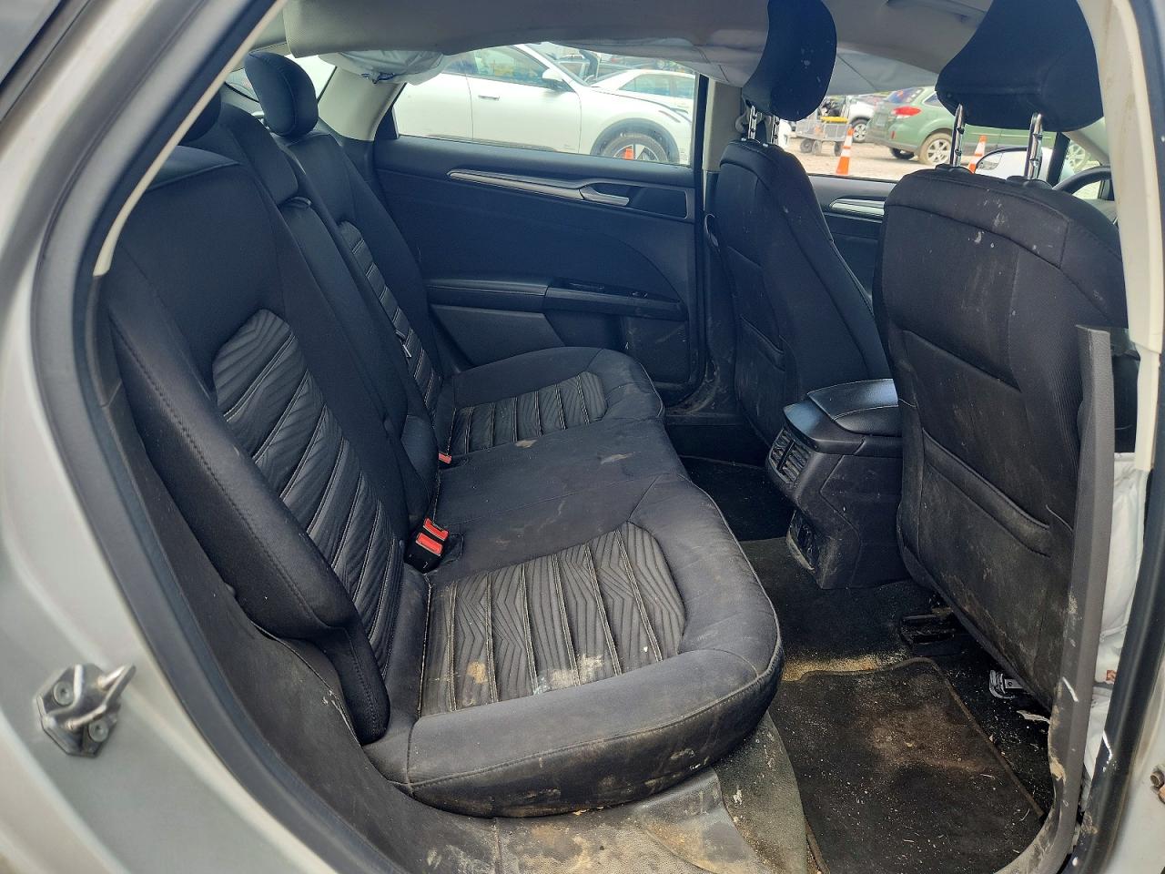 2016 FORD FUSION SE photo 28