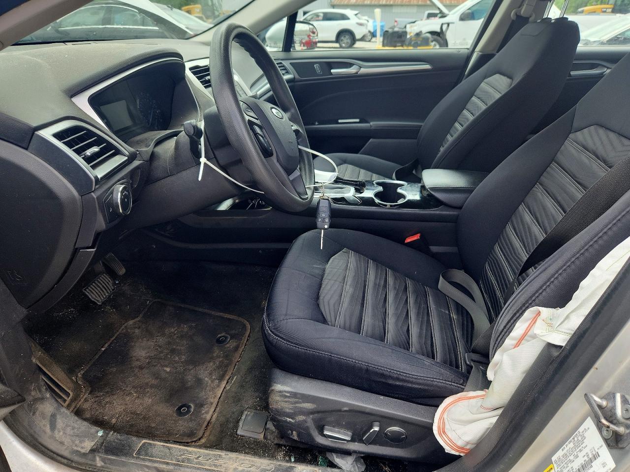 2016 FORD FUSION SE photo 19