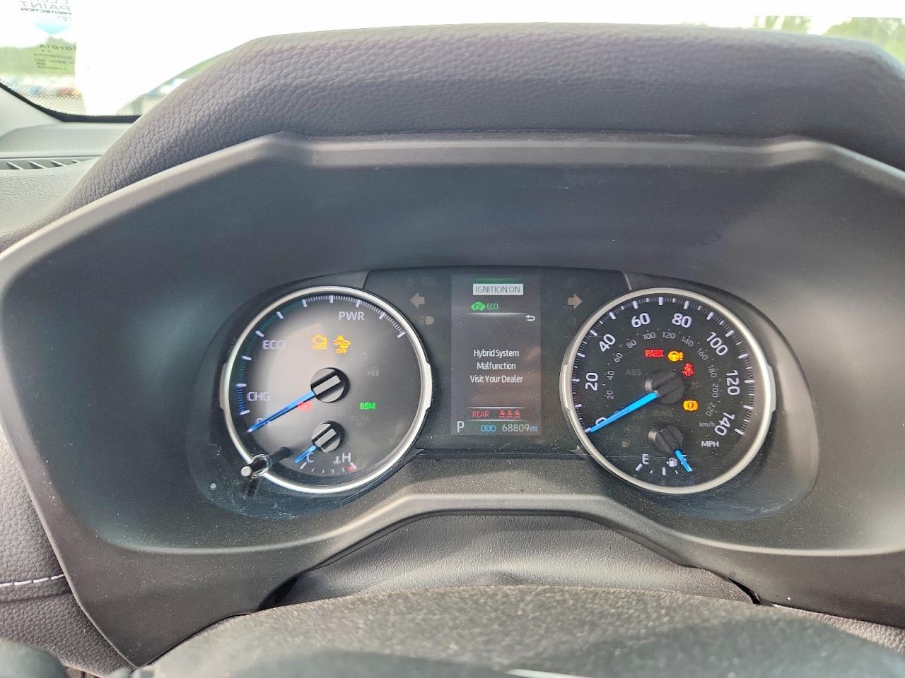 2021 TOYOTA RAV4 XLE photo 17