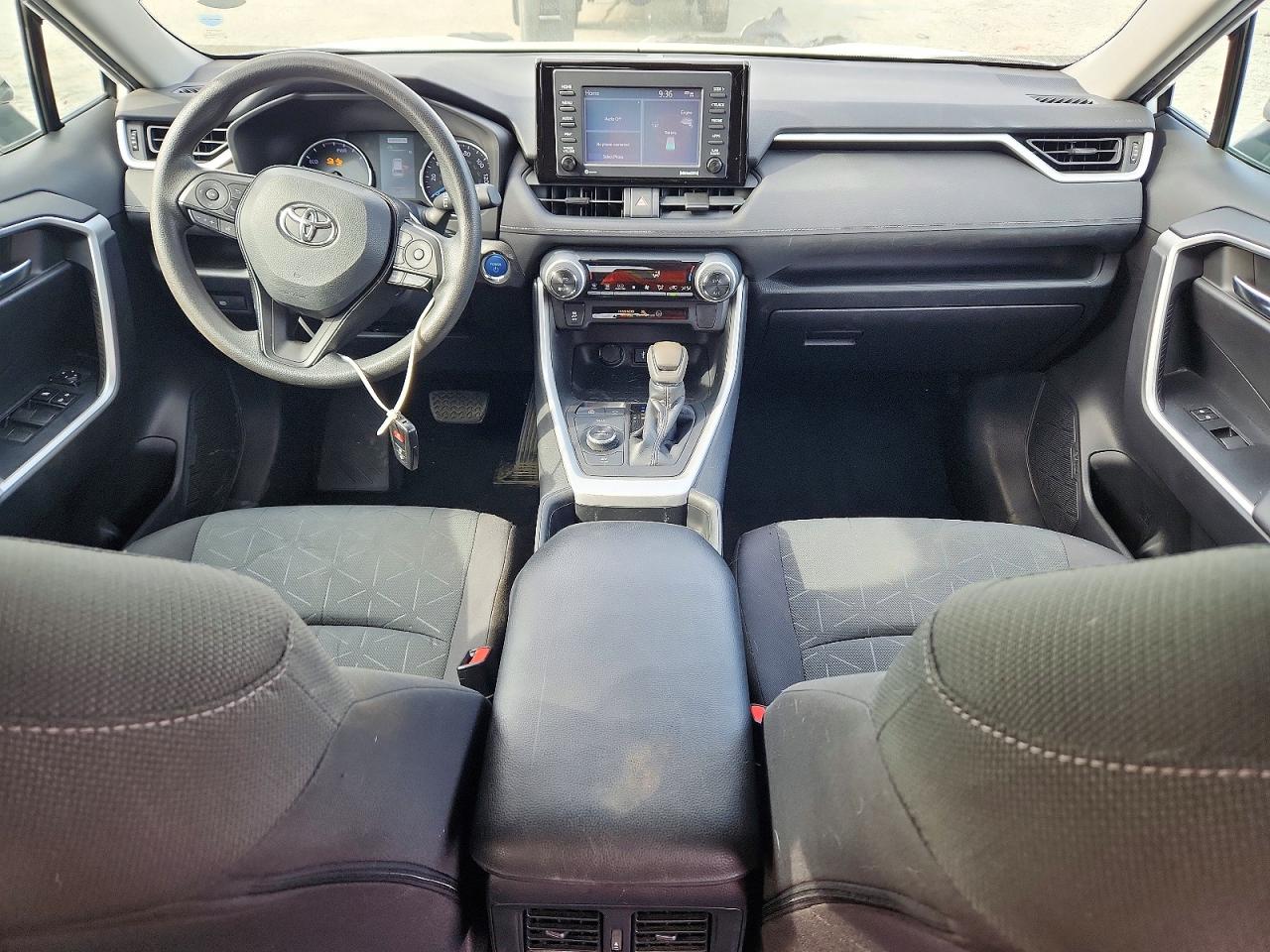2021 TOYOTA RAV4 XLE photo 15