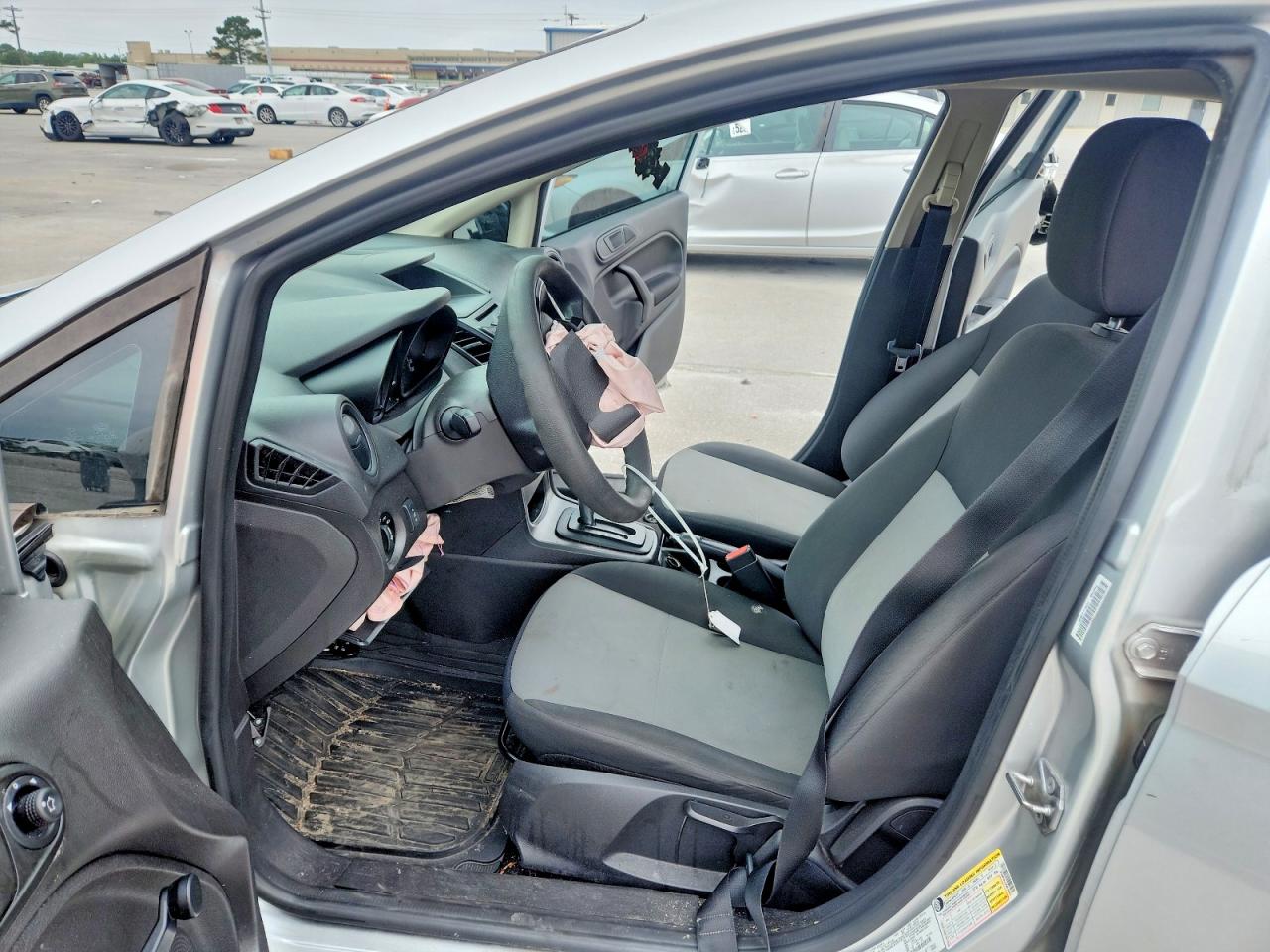 2019 FORD FIESTA S photo 13