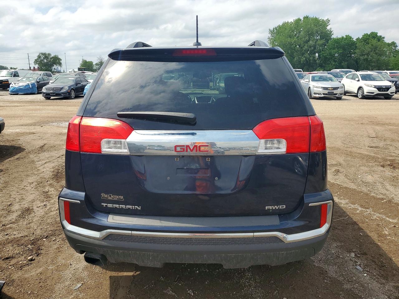 2017 GMC TERRAIN SLE photo 11