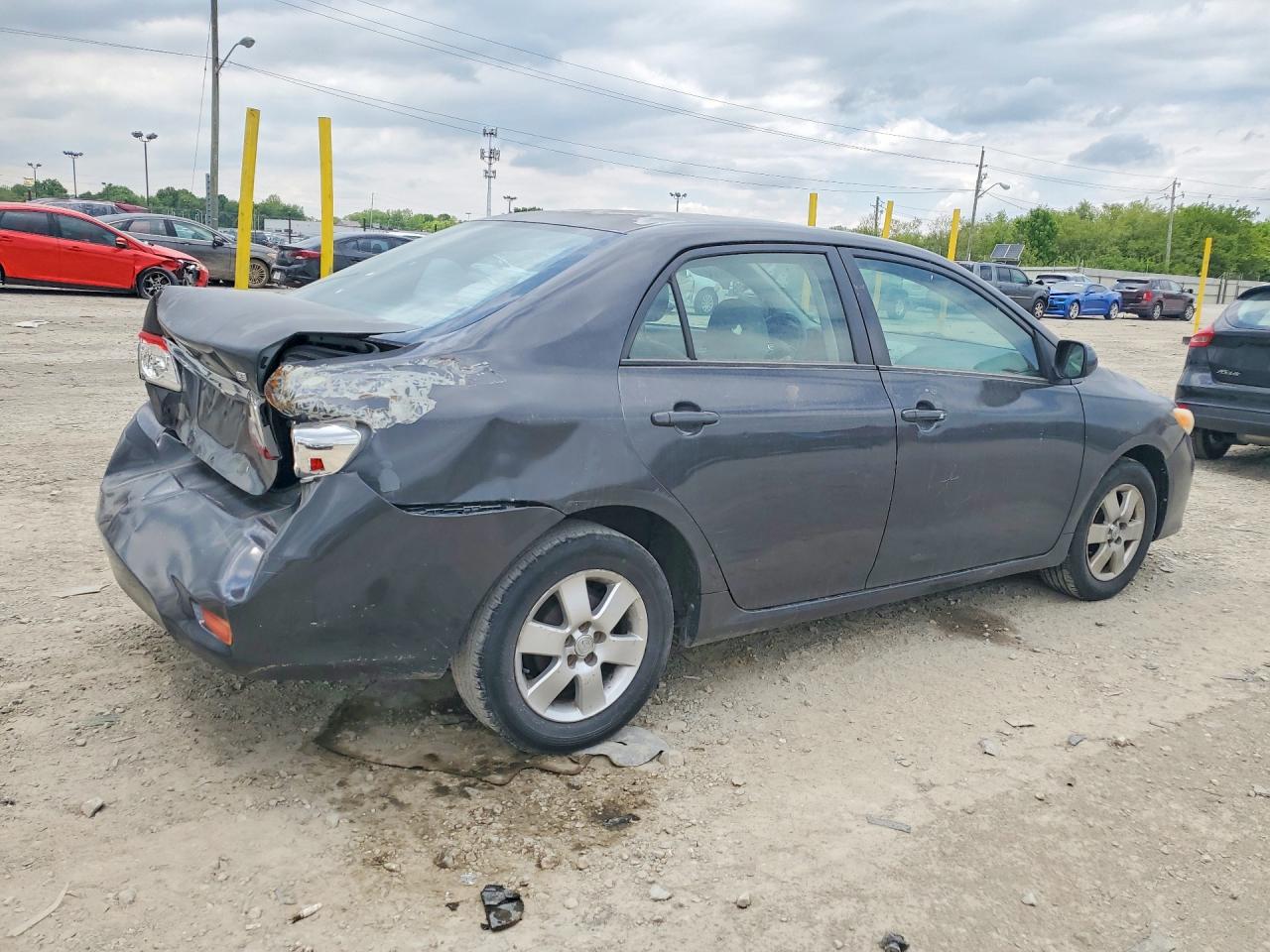 2011 TOYOTA COROLLA LE photo 7