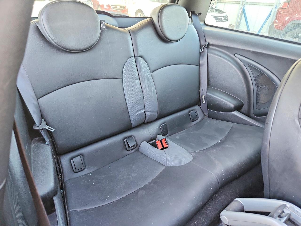 2009 MINI COOPER S photo 31