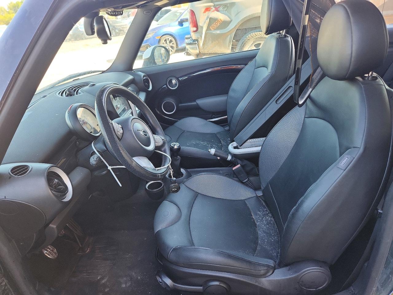 2009 MINI COOPER S photo 19