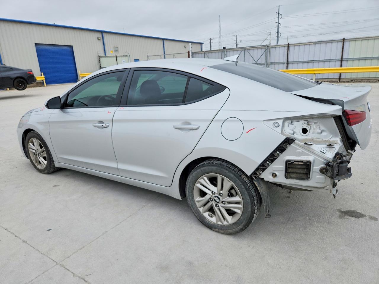 2019 HYUNDAI ELANTRA VALUE EDITION photo 4