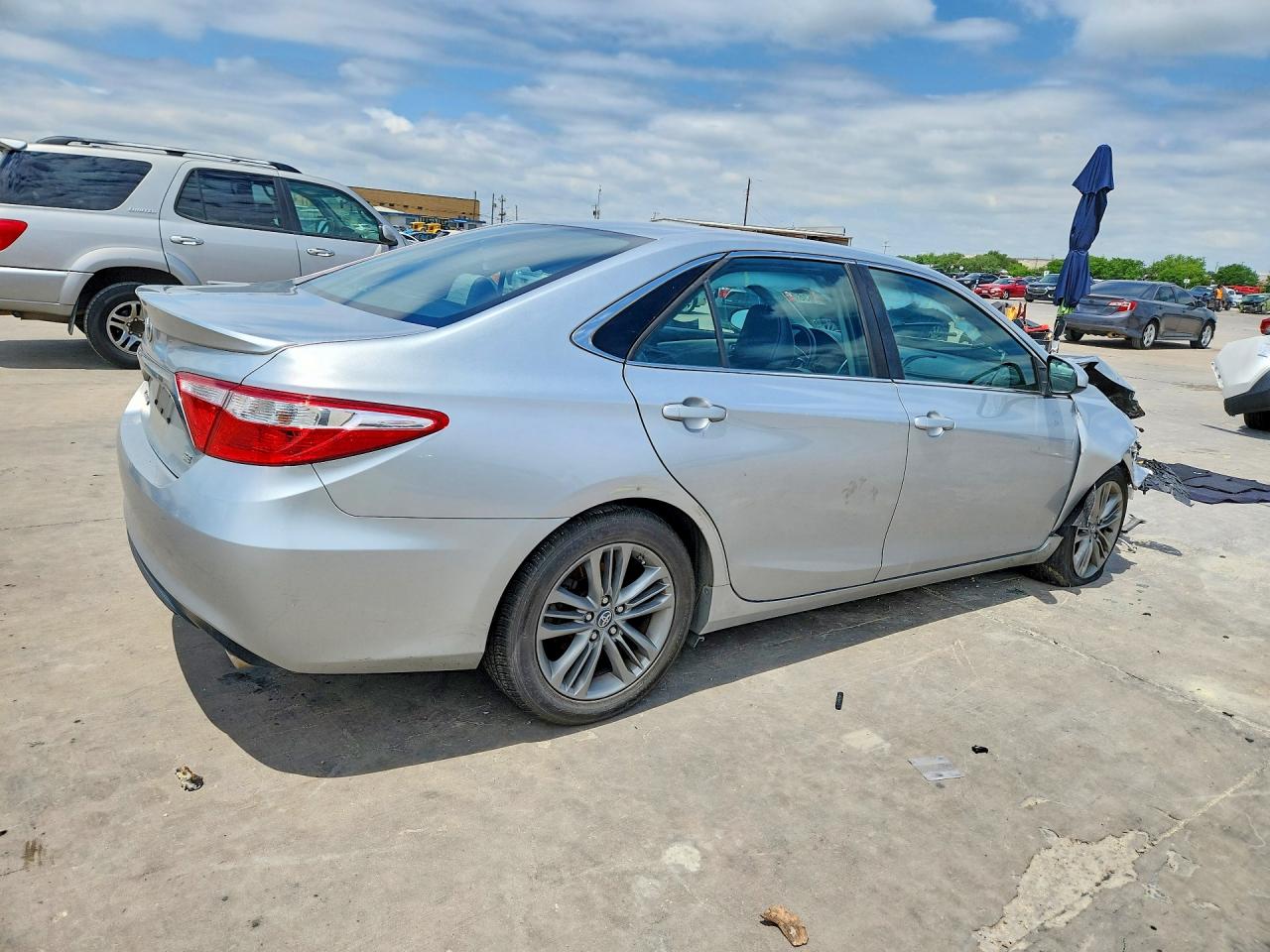 2017 TOYOTA CAMRY SE photo 7