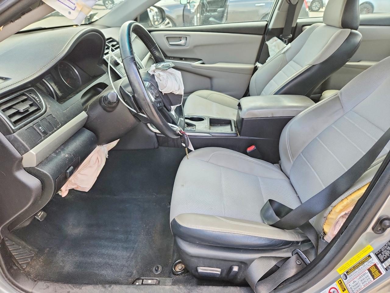 2017 TOYOTA CAMRY SE photo 19