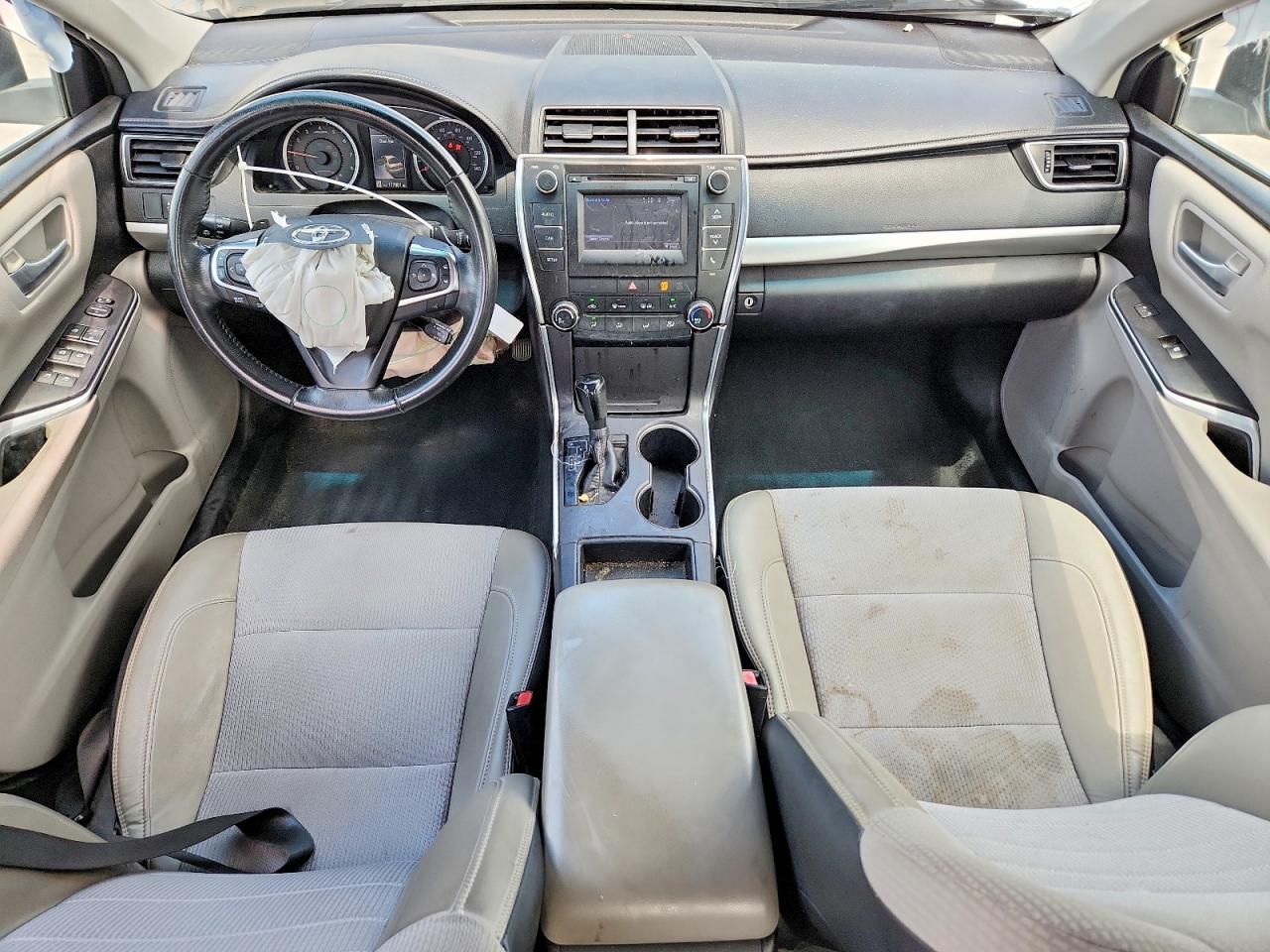 2017 TOYOTA CAMRY SE photo 22