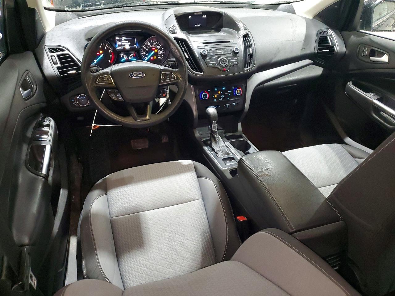 2017 FORD ESCAPE SE photo 15