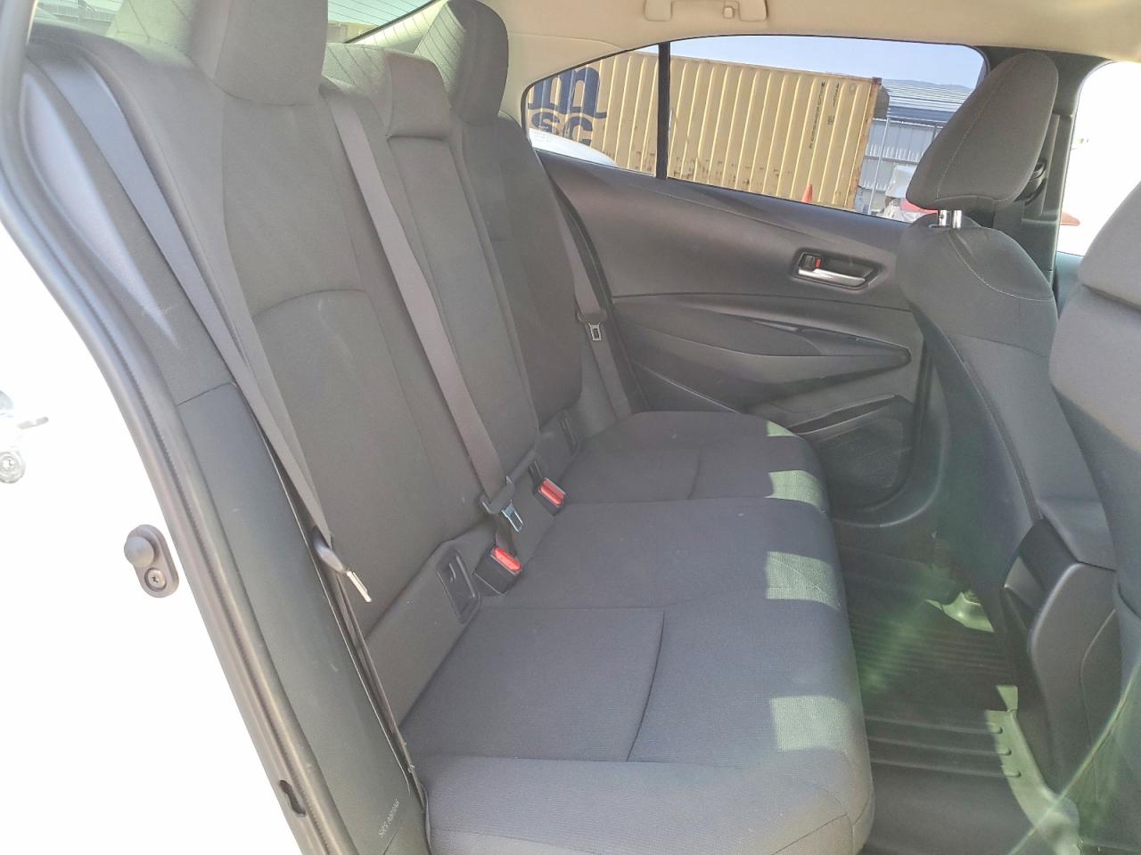 2021 TOYOTA COROLLA LE photo 19