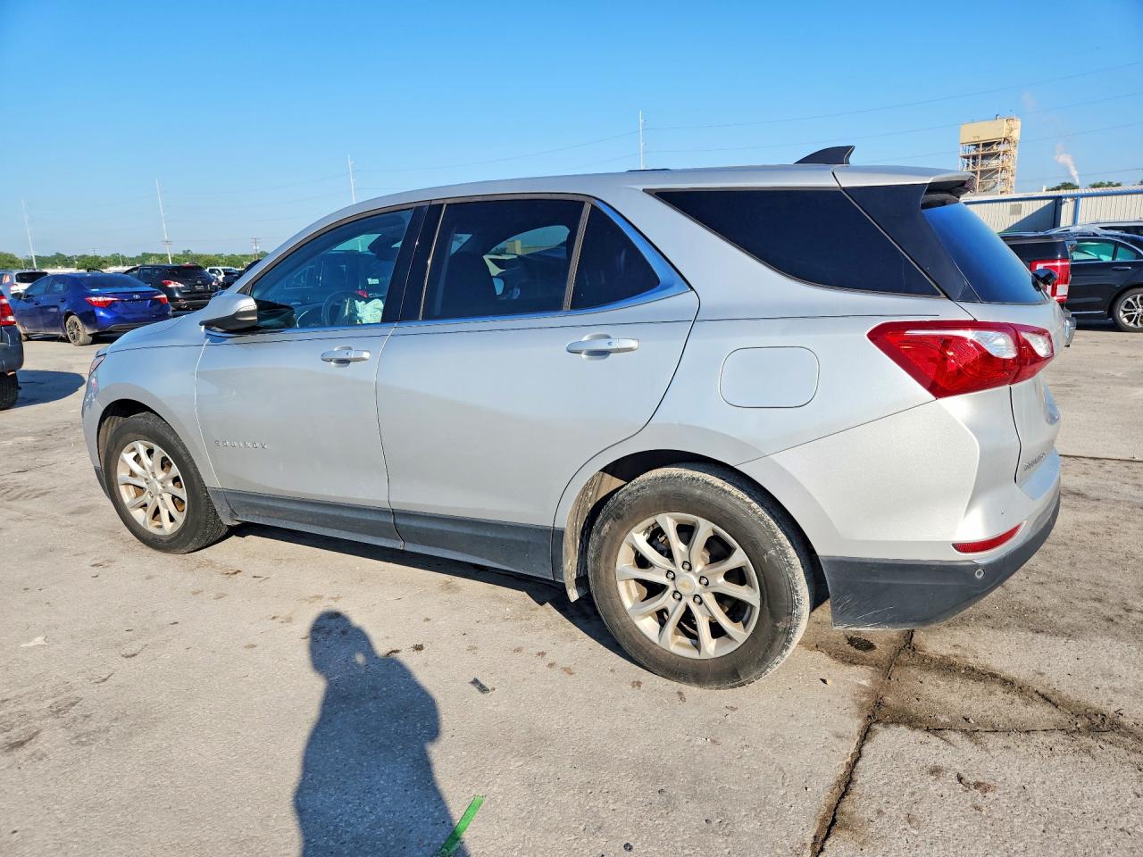 2019 CHEVROLET EQUINOX LT photo 3