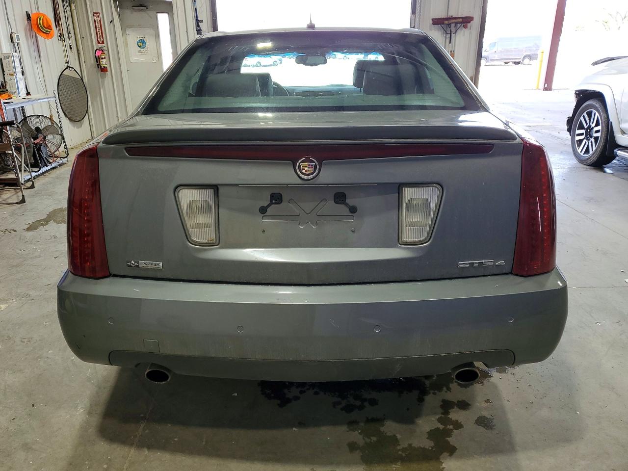 2005 CADILLAC STS photo 11