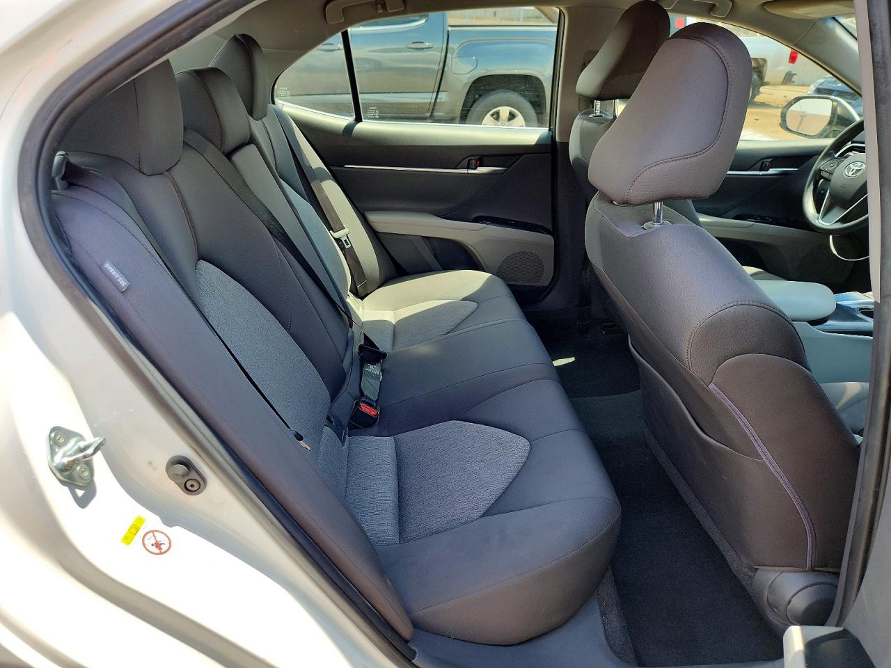 2018 TOYOTA CAMRY LE photo 10